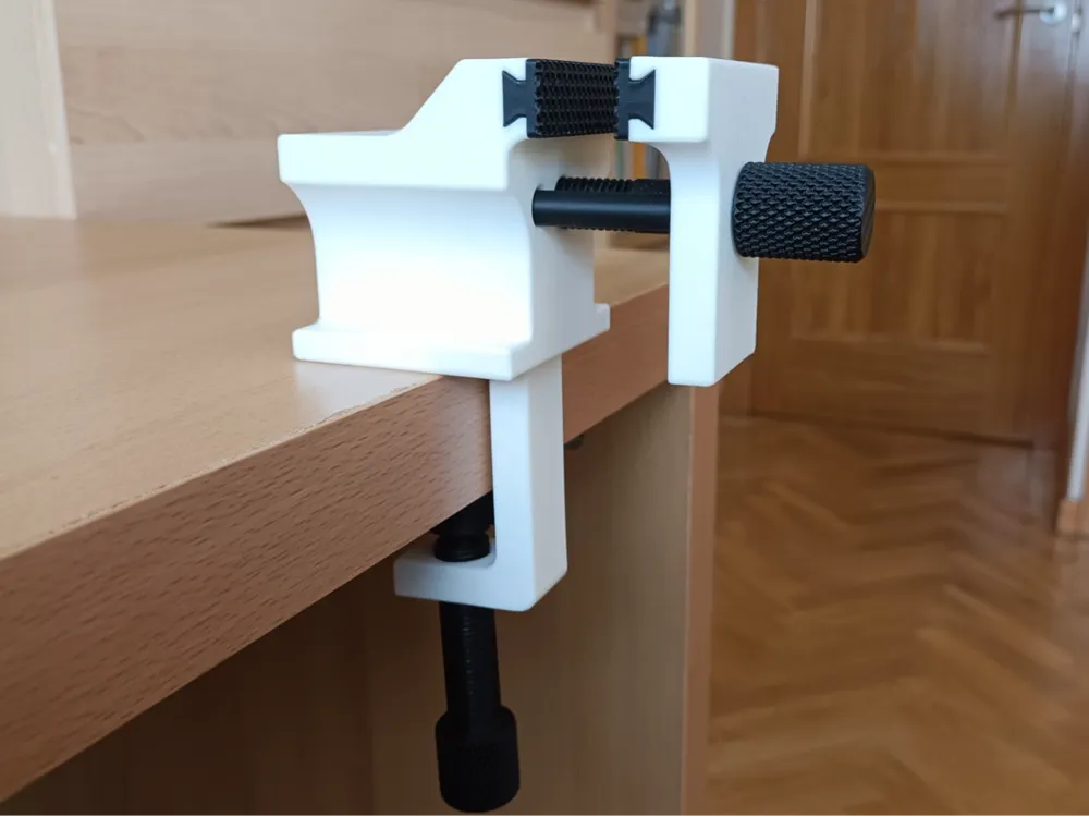 TABLE CLAMP BENCH VISE